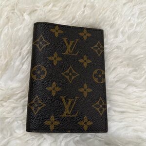 Louis Vuitton Monogram Passport Holder NEW